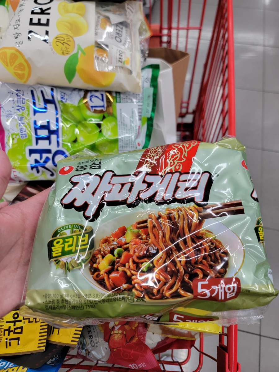 農心炸醬麵 (Chapagetti)、Lotte Zero 糖果等