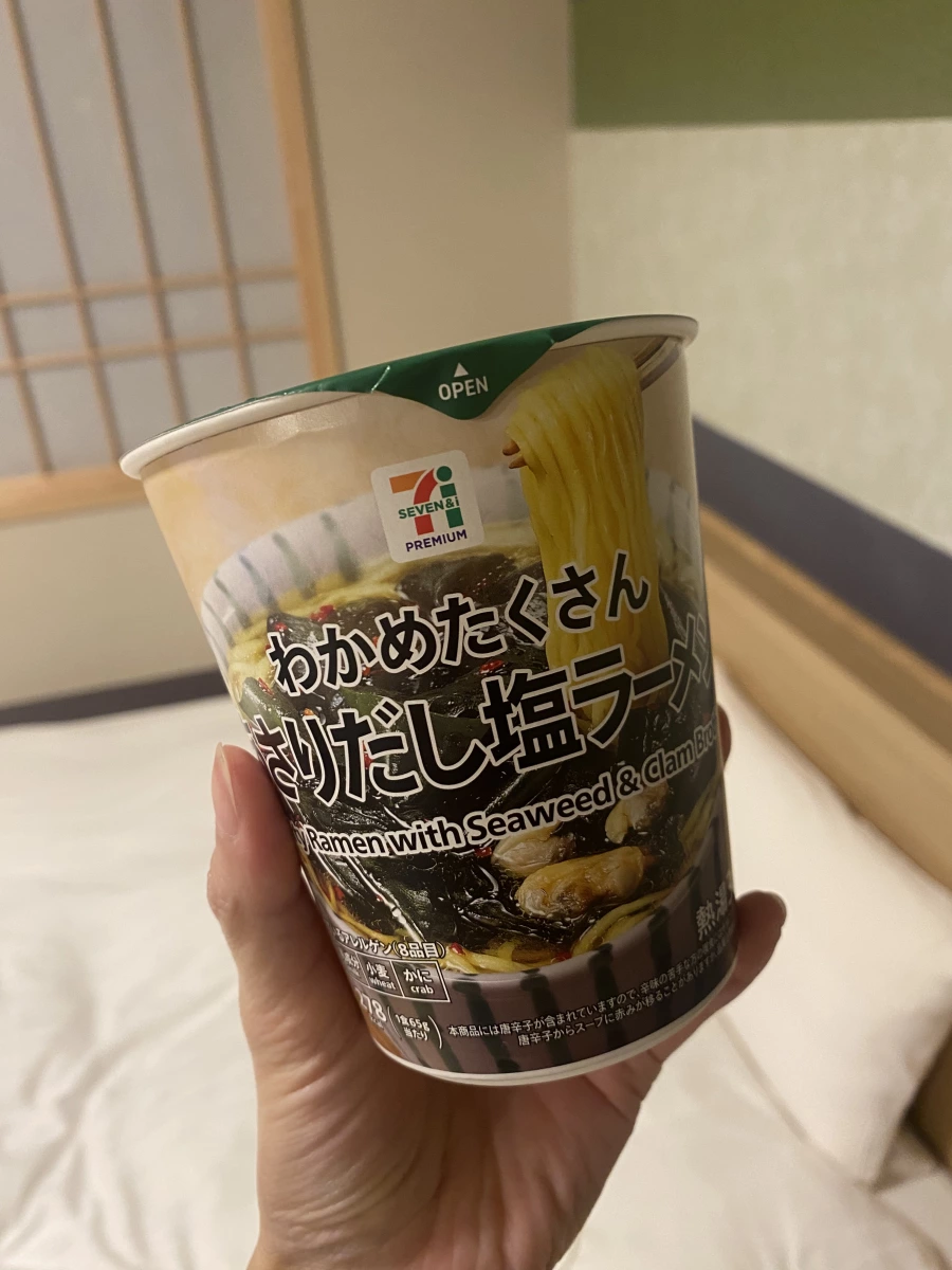 日本 7-11 Premium 蛤蜊高湯海帶芽鹽味泡麵
