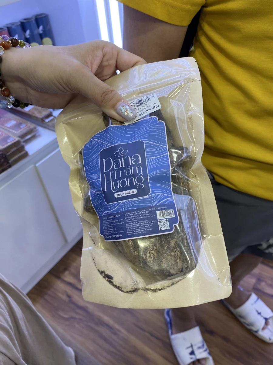越南沉香木塊 (Dana Trầm Hương)